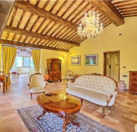 5 Bedroom Villa with Pool near Gubbio in Umbria, Sleeps 10
